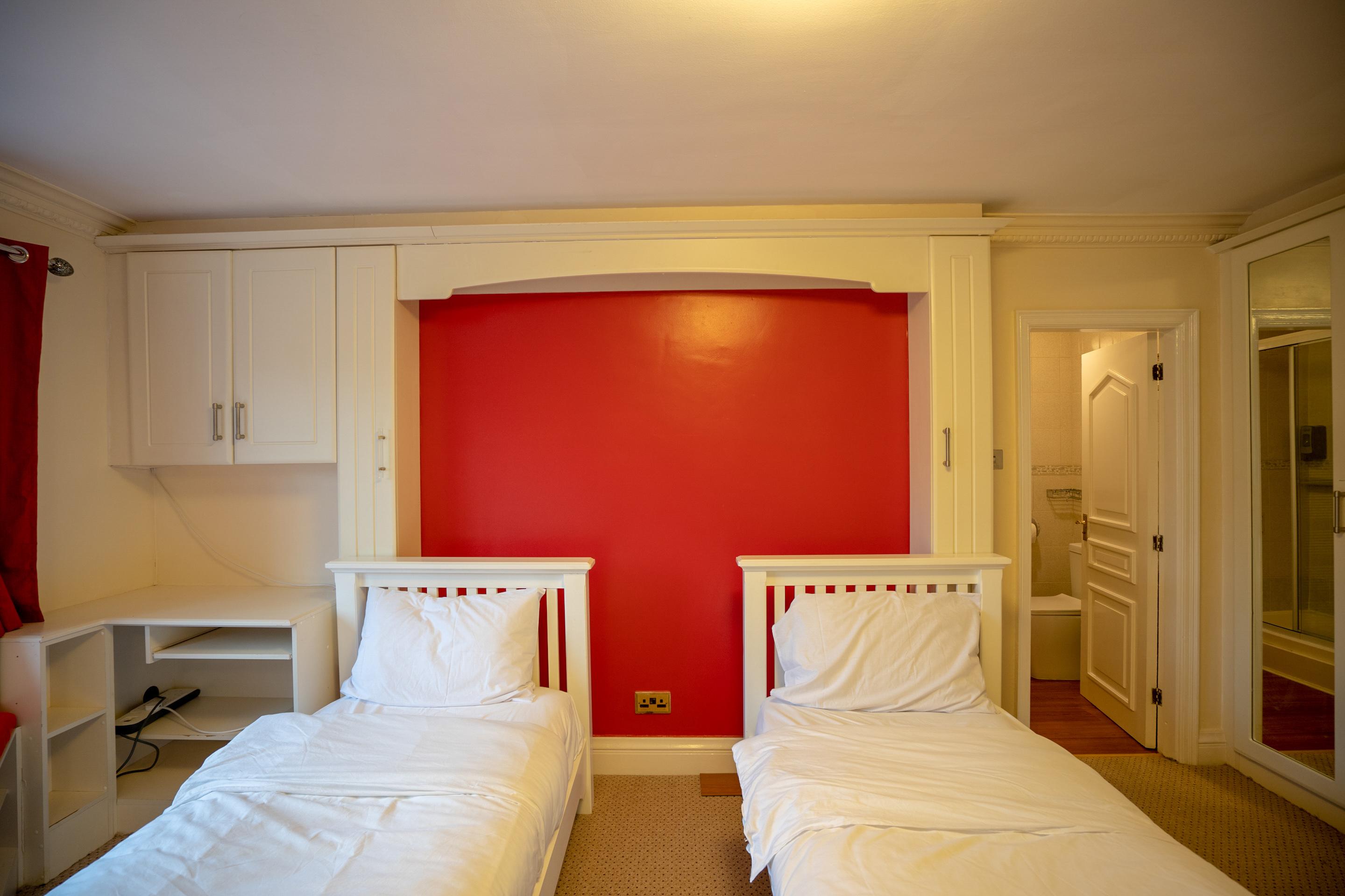 Oyo Oakcroft Guest House Manchester Airport Ringway Exteriör bild