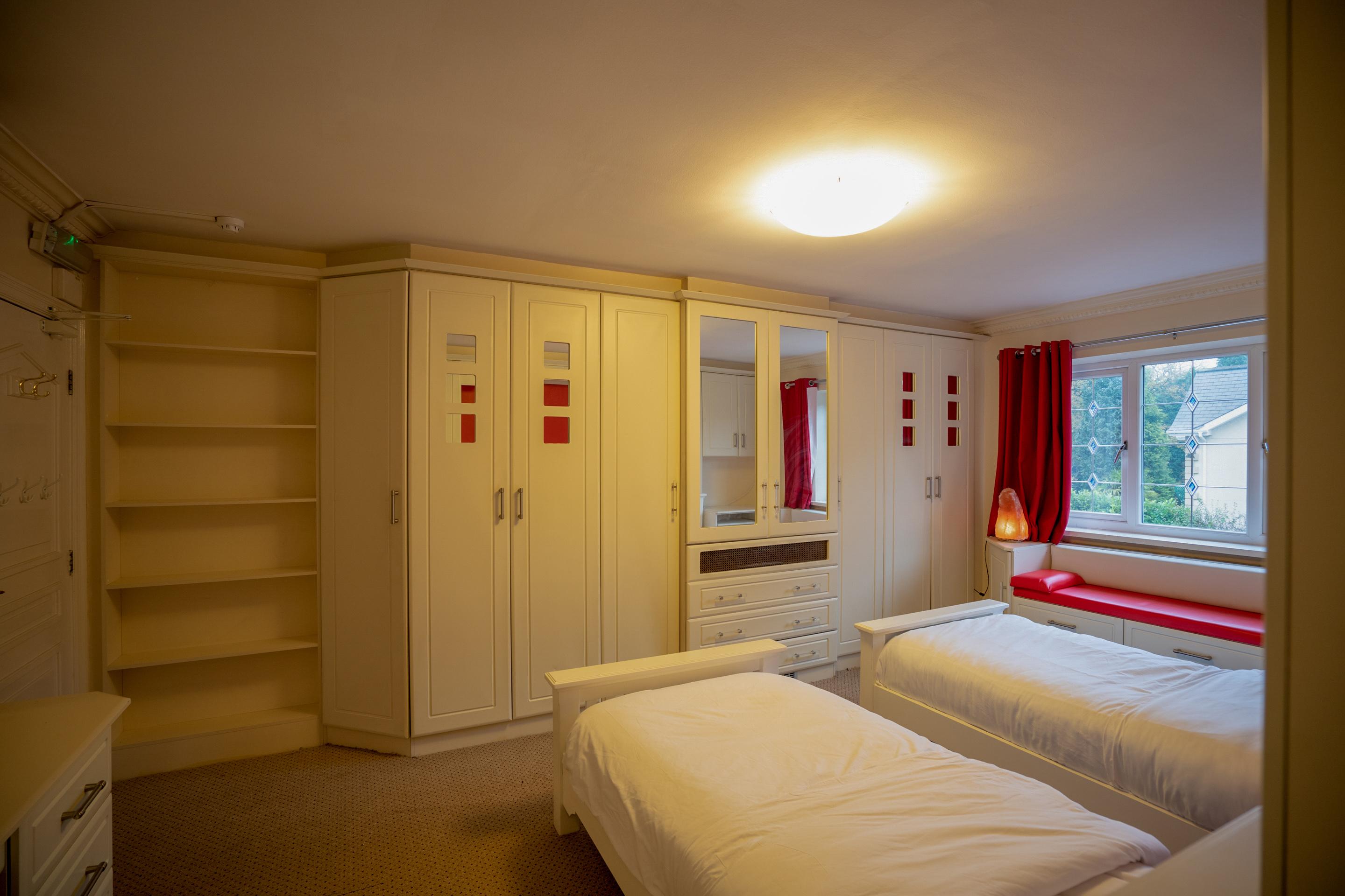 Oyo Oakcroft Guest House Manchester Airport Ringway Exteriör bild