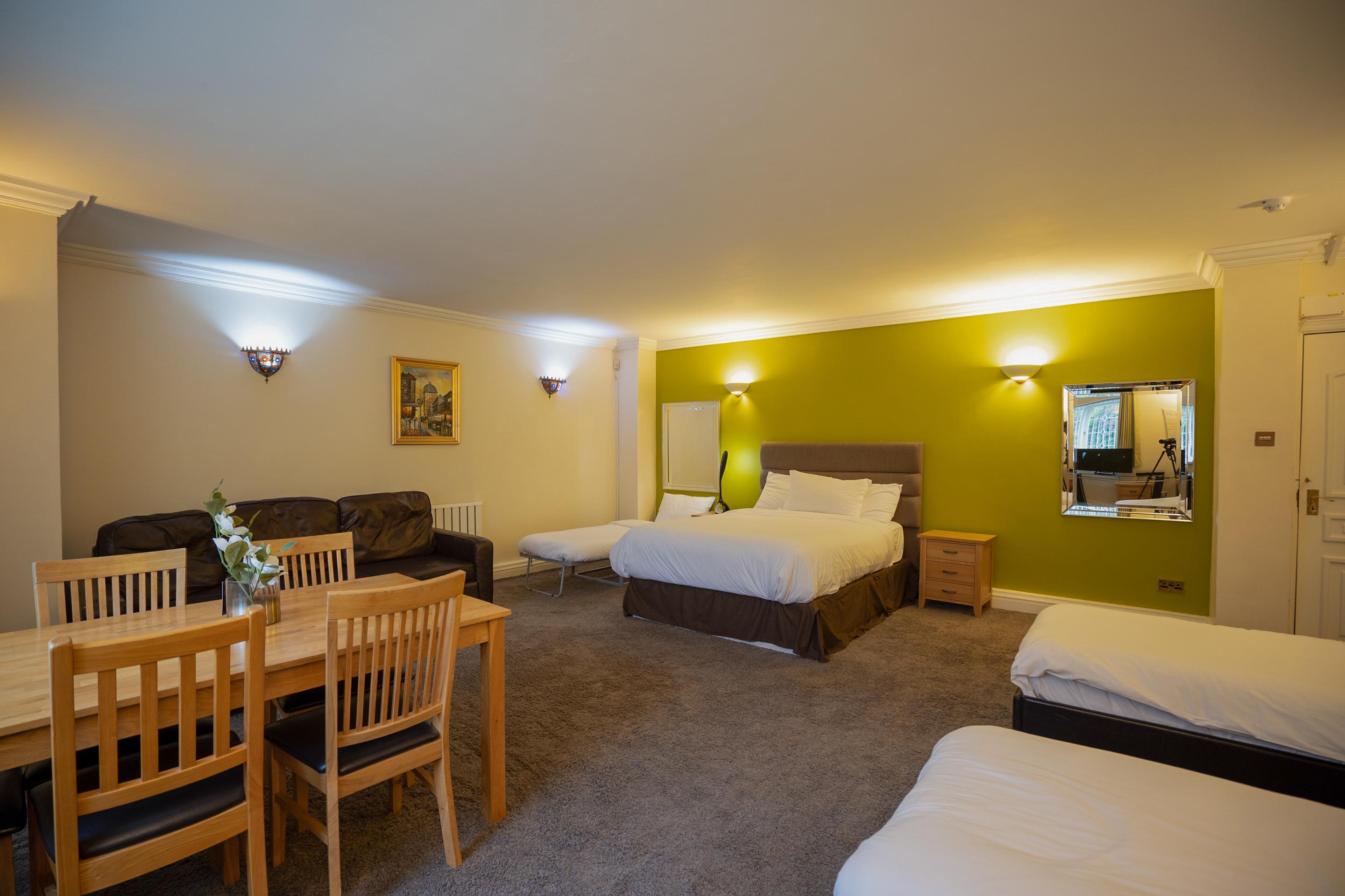 Oyo Oakcroft Guest House Manchester Airport Ringway Exteriör bild