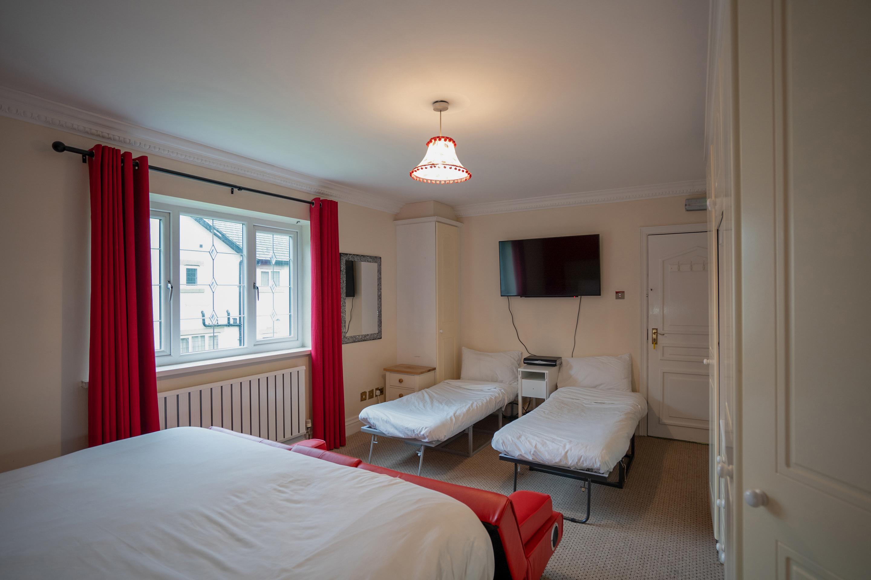 Oyo Oakcroft Guest House Manchester Airport Ringway Exteriör bild