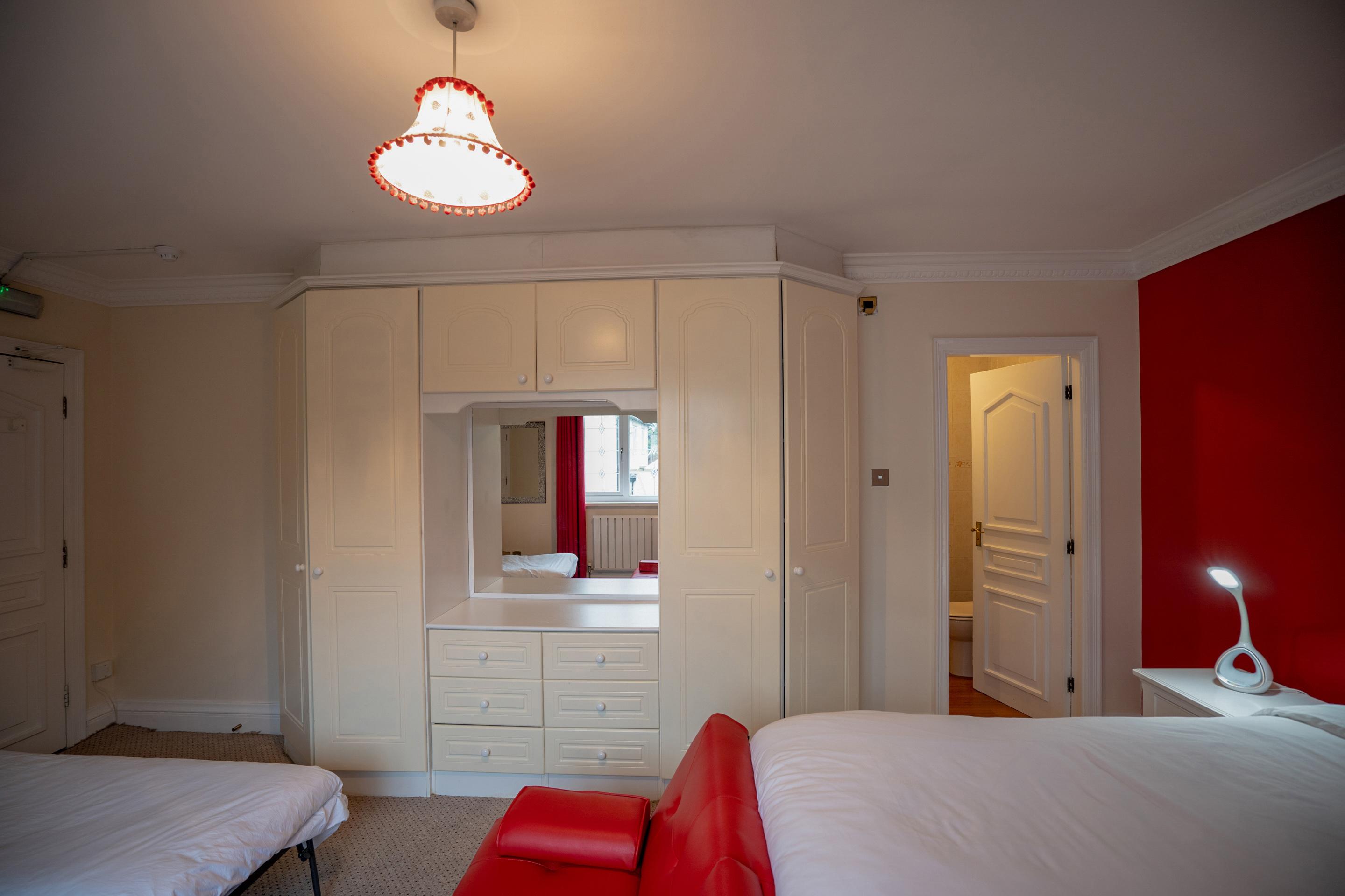 Oyo Oakcroft Guest House Manchester Airport Ringway Exteriör bild