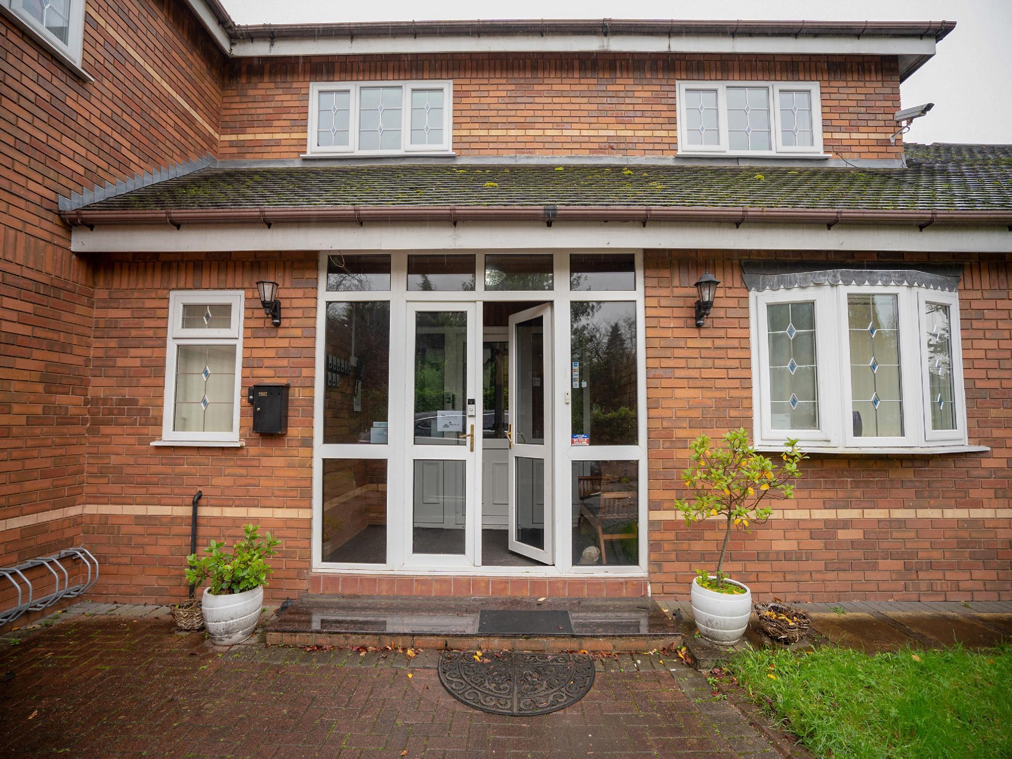 Oyo Oakcroft Guest House Manchester Airport Ringway Exteriör bild