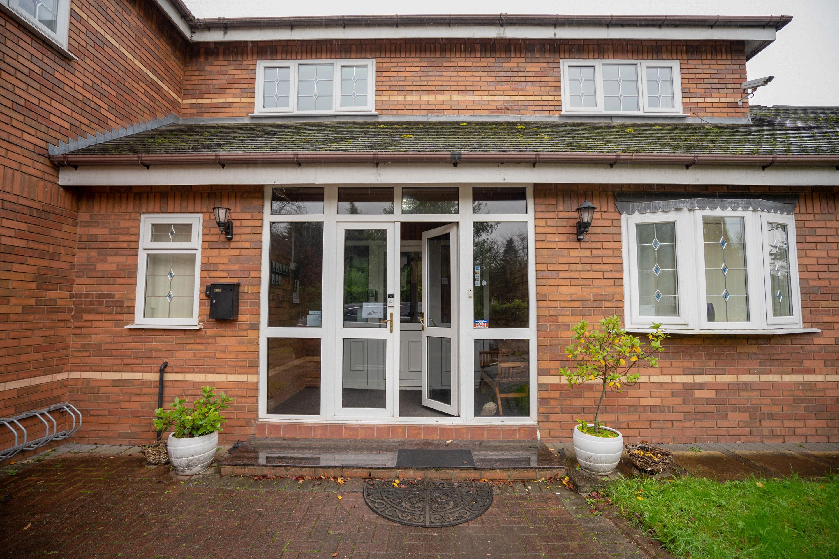 Oyo Oakcroft Guest House Manchester Airport Ringway Exteriör bild