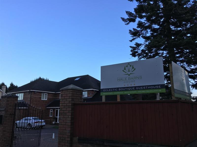 Oyo Oakcroft Guest House Manchester Airport Ringway Exteriör bild