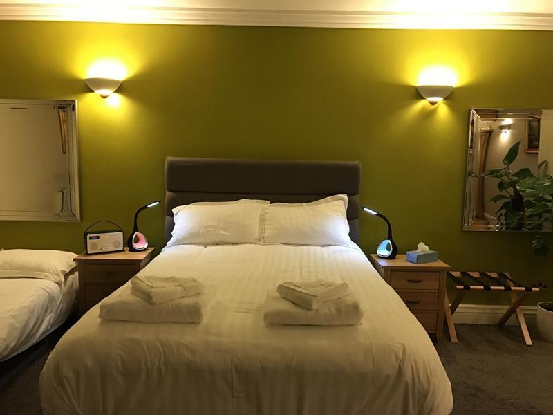 Oyo Oakcroft Guest House Manchester Airport Ringway Exteriör bild
